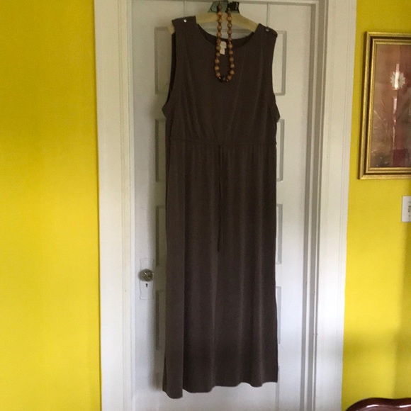 Dress - Picture 2 of 3